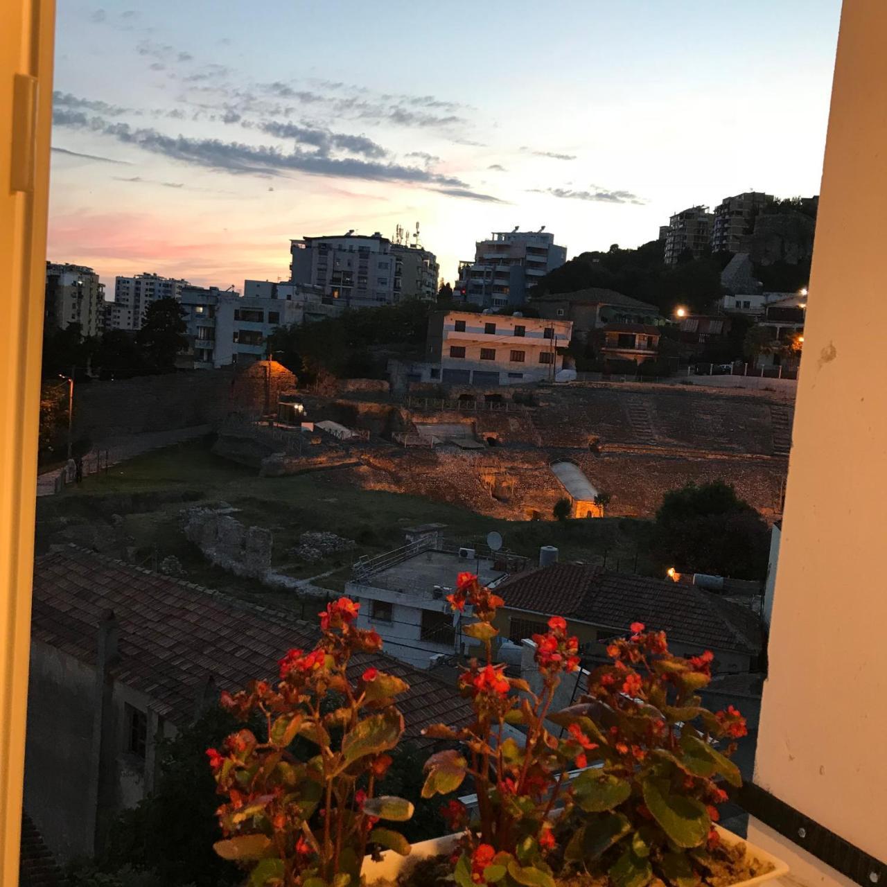 都拉斯圆形剧场精品酒店 Durrës 外观 照片